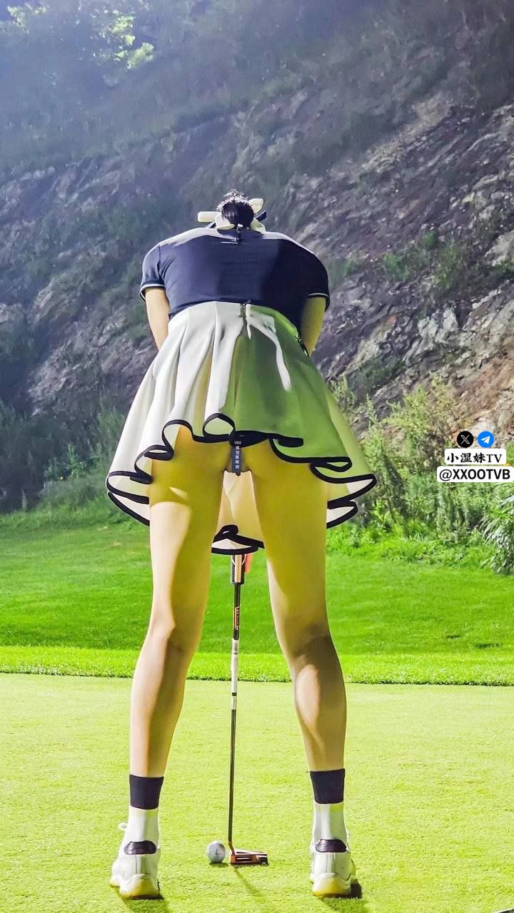 漩涡香燐绝美身材少妇家中洗澡